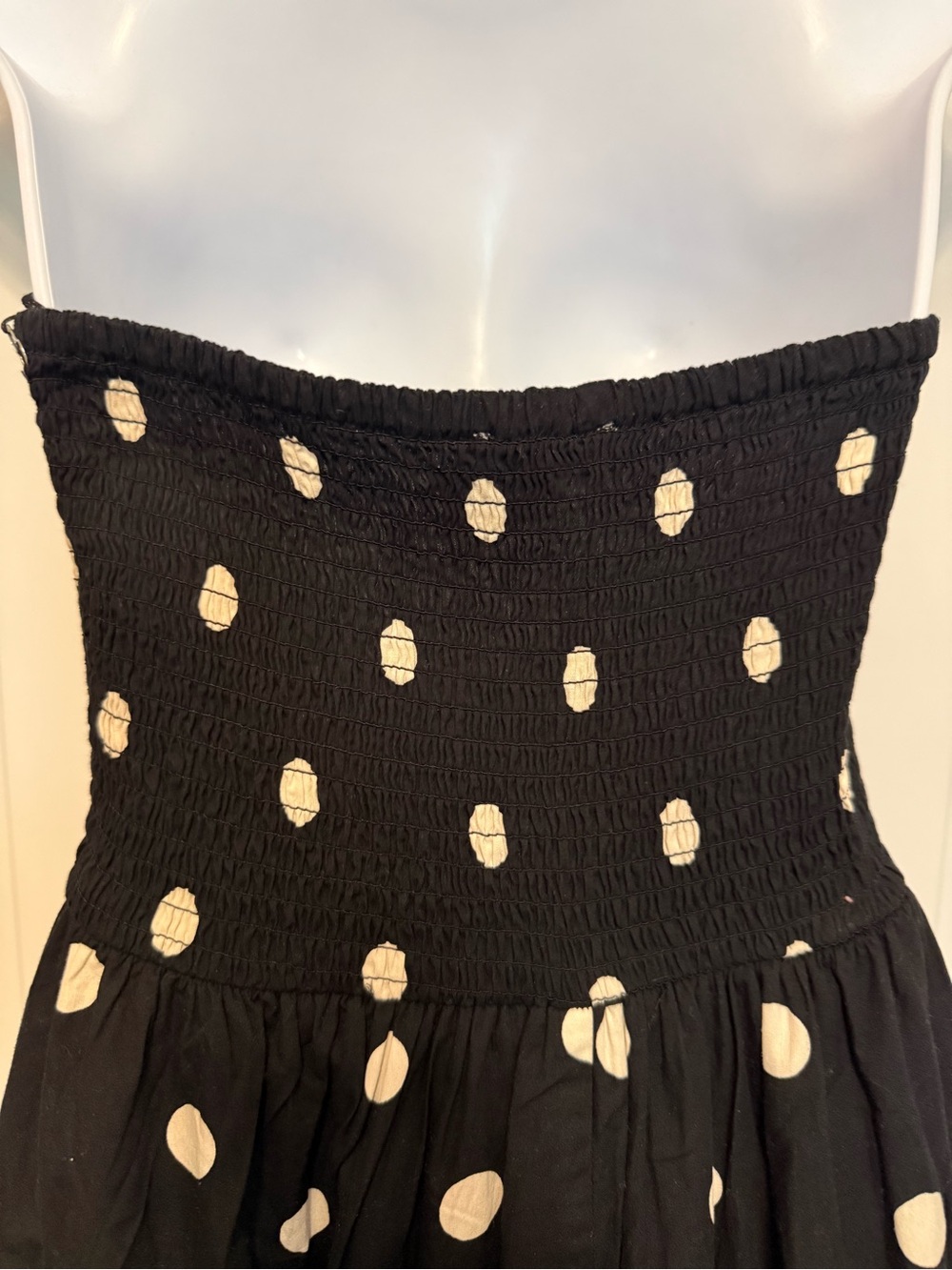 Elegant Black Strapless Polka Dot Midi Dress 👗 - Picture 7 of 10